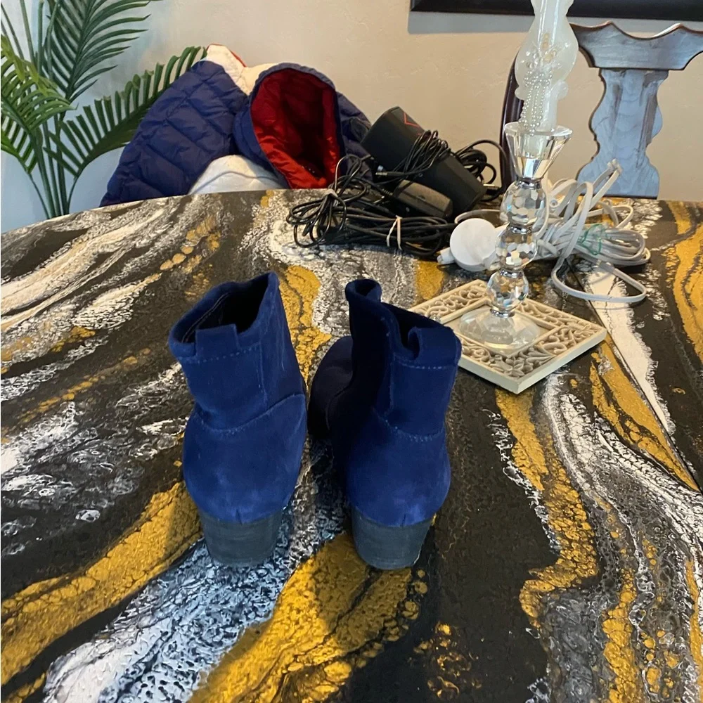 Blue suede 9 booties - Picture 4 of 7